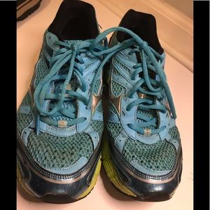 Mizuno Osaka running shoes